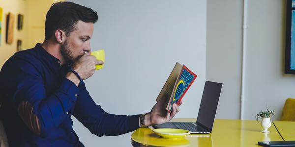 Man-met-koffie